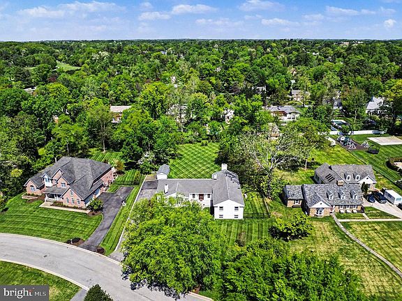4th image of 3522 Barton Oaks Rd