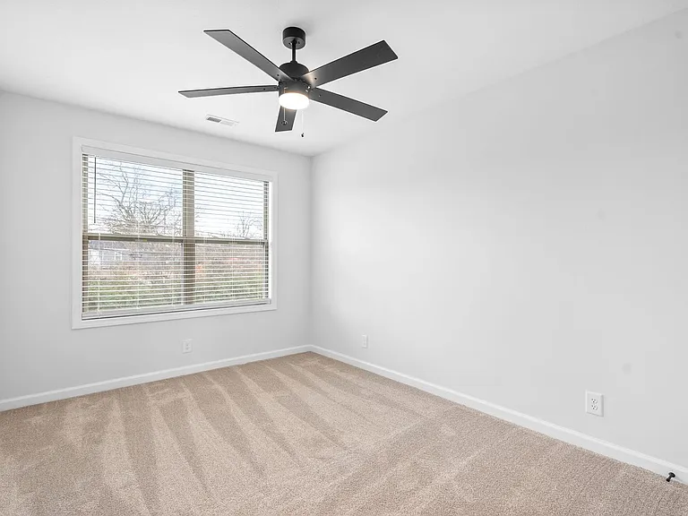 700 Crossland Ave — Photo 19