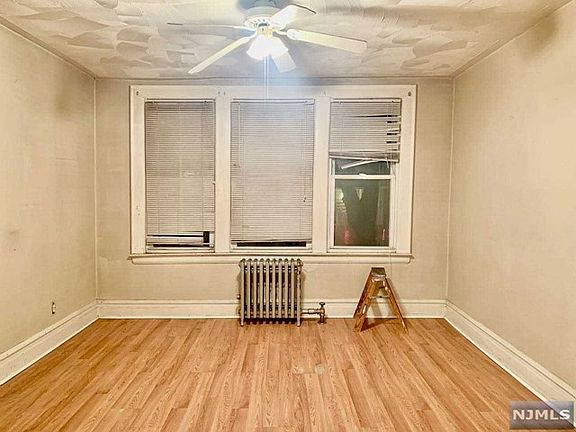 2nd image of 505 Beardsley Ave #1R