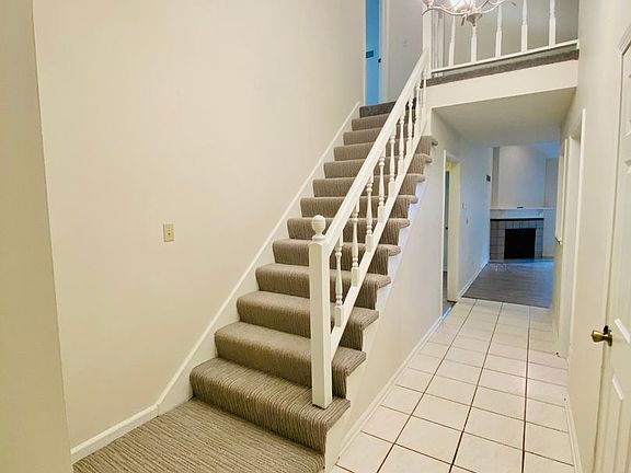 4th image of 10210 W 86th Ter