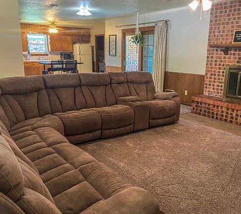 3rd image of 207 Phillips Dr