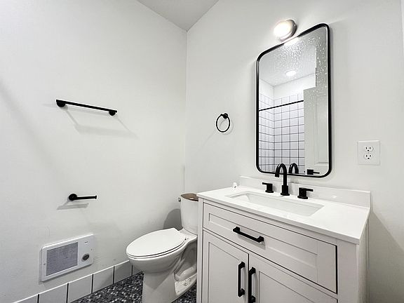 5th image of 509 E 12th St #B