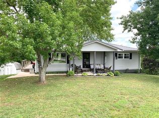 982 Collins Rd, Little Hocking, OH 45742