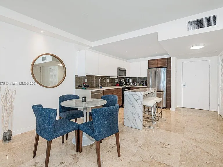 2301 Collins Ave #1117 — Photo 15