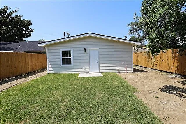 7900 Simon St — Photo 15