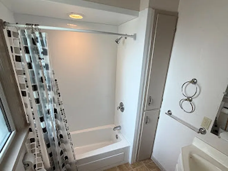 195 E Park Ave — Photo 10