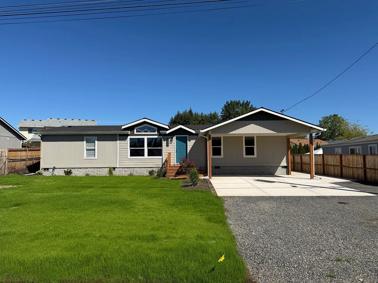 4 Bedroom 2 Bathroom Manufactured Home — Photo 1