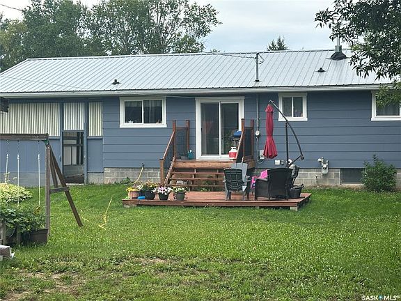 4th image of 105 6th AVENUE S