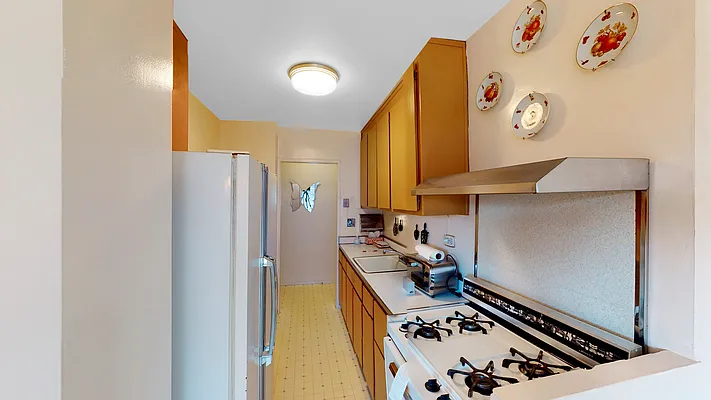 Sold by NYC Realty Brokers LLC | media 13