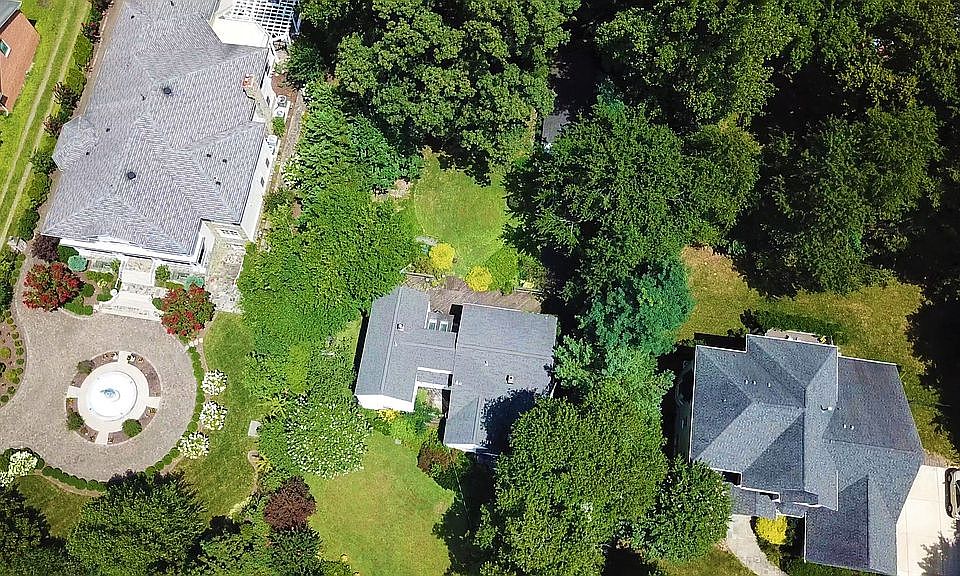 1st image of 912 Park St SE