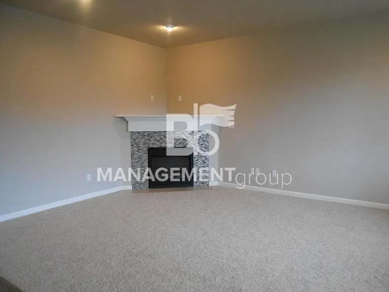 7084 NW Abigail Ter — Photo 7