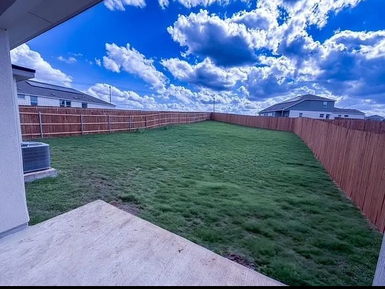 124 Greystone Ct — Photo 10