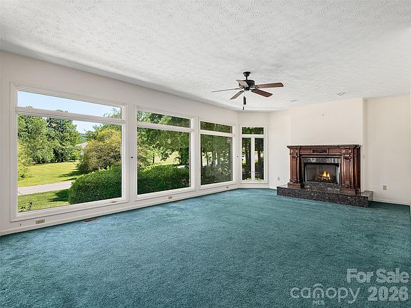 3rd image of 39 Beaumont Dr