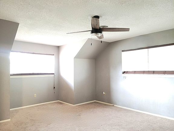 4th image of 1901 Sandlewood Dr