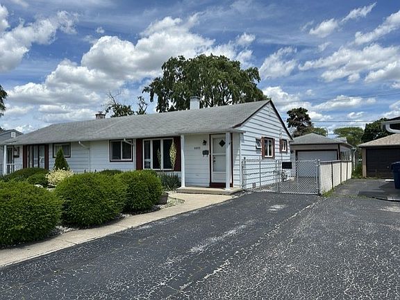 3rd image of 8855 S Komensky Ave