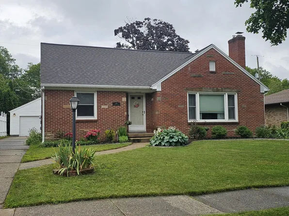 136 Westmont Dr NW, Grand Rapids, MI 49504