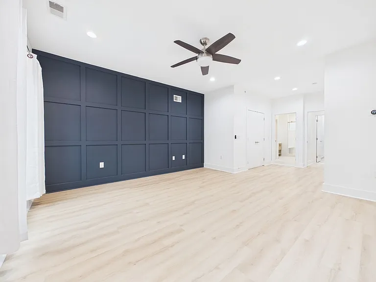 1129 N Hope St — Photo 42