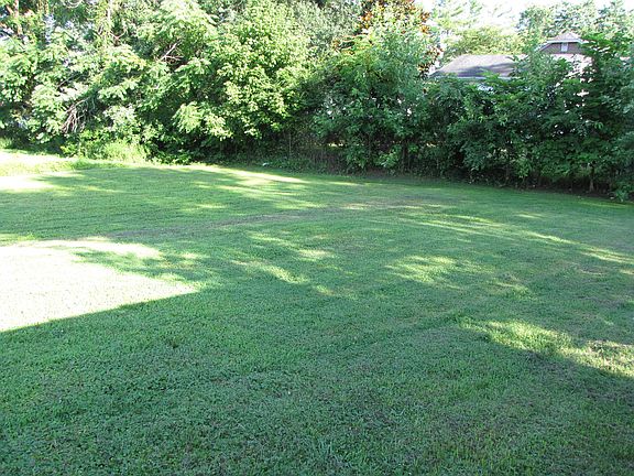 5th image of 213 Speedway Dr