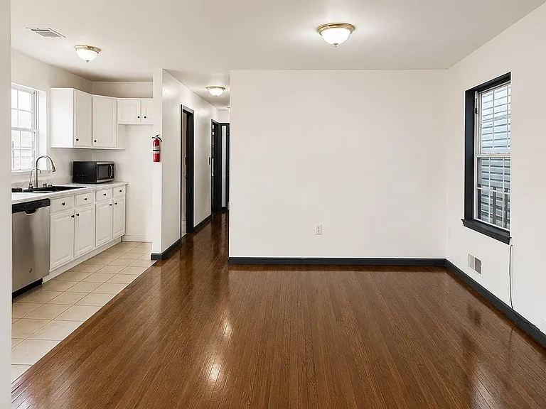 28 4th St #1 — Photo 15