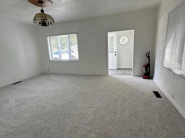 1317 N Monroe St, Hartford City, IN 47348