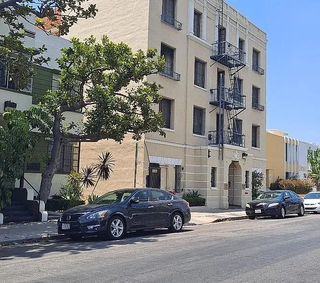 Hollywood Heritage Apartments — Photo 1