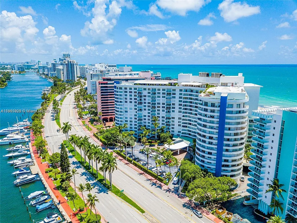 5161 Collins Ave #405