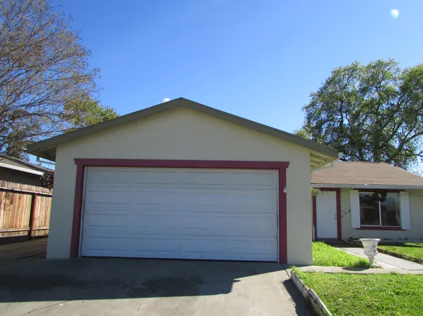 208 Arrowrock Rd, Sacramento, CA 95838