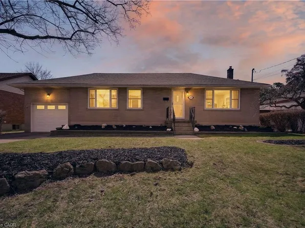 1055 Shepherds Dr, Burlington, ON L7T 3R4