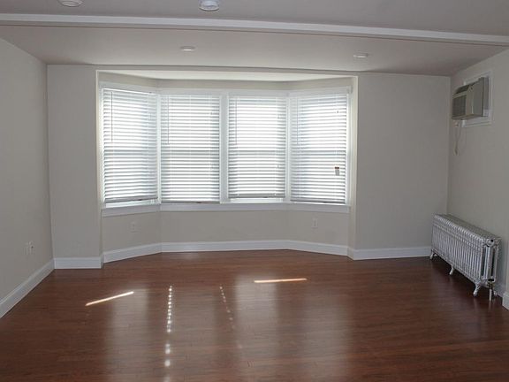 4th image of 1027 W Lancaster Ave