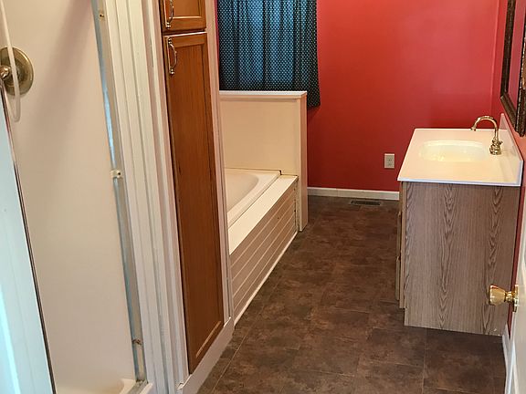 5th image of 1014 E Robinson St
