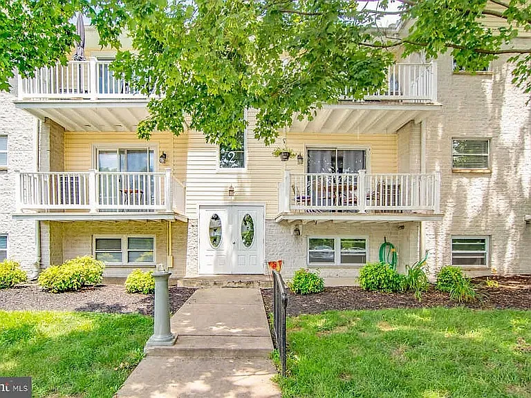 2 Warren Lodge Ct #A — Photo 4