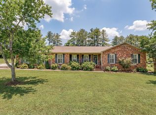 1886 Wellsbrook Dr, Fayetteville, TN 37334