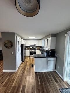 3rd image of 4612 Villa Dr