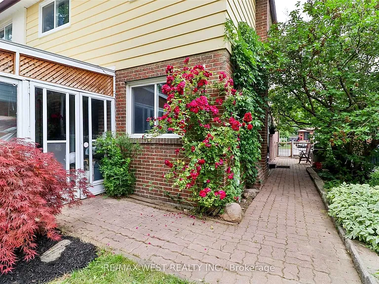 2354 Gareth Rd #MAIN — Photo 26