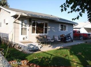 403 Pleasant Ave, Selah, WA 98942