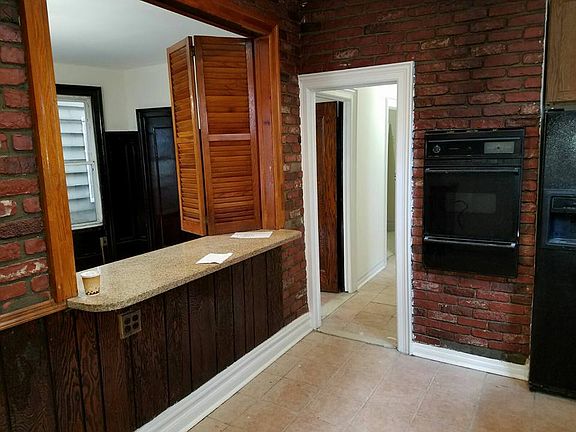 3rd image of 2880 Briggs Ave