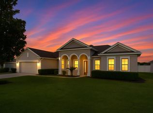 36300 Grand Island Oaks Cir, Grand Island, FL 32735