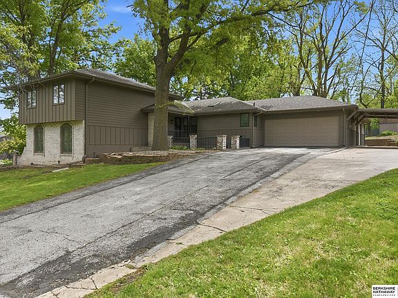 2nd image of 4115 N Post Rd