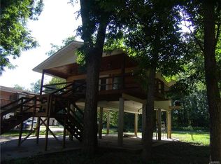 324 N River Rd, Elsberry, MO 63343