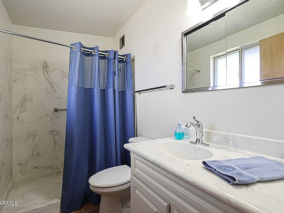 4th image of 10921 W Windsor Dr