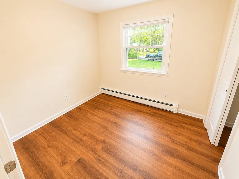 48 W Bartlett Rd — Photo 9
