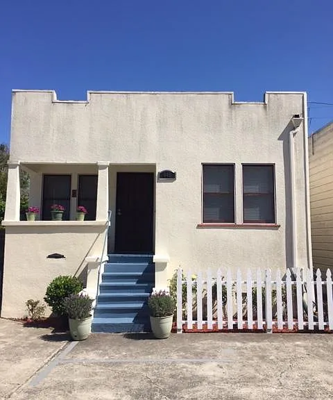 446 48th St — Photo 1