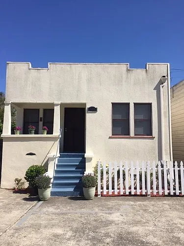 446 48th St Photo 1
