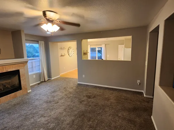 1894 Dove Creek Cir, Loveland, CO 80538