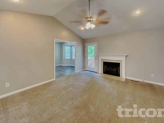 3rd image of 76 Wild Oaks Ct