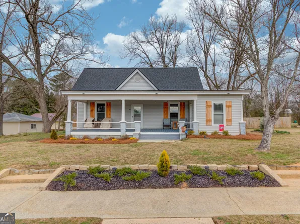 403 Carlton Ave, Union Point, GA 30669