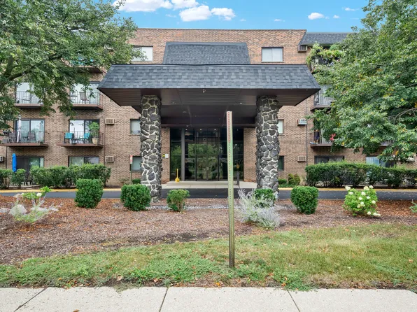 239 Mill Rd APT 217, Addison, IL 60101