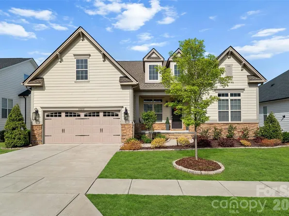 82212 Standing Oak Dr, Charlotte, NC 28278