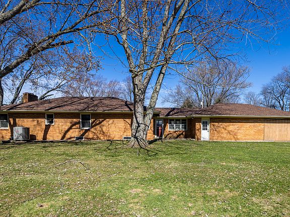 2nd image of 4672 Martin St