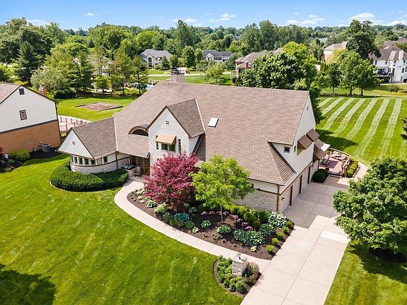 4th image of 2212 Ashbury Close